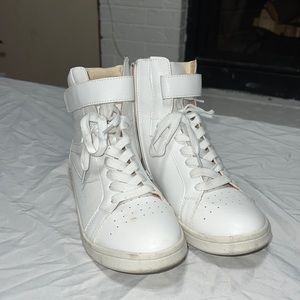 White Velcro high tops FashionNova Las Angeles. 8/5